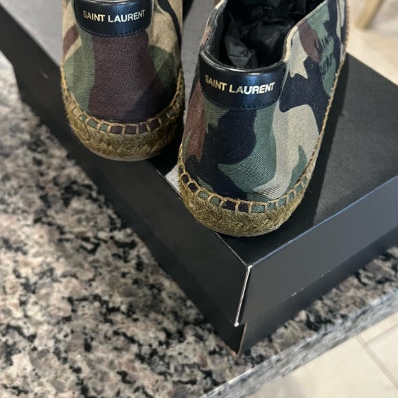 Only wore it once. Ready to rotate - Picture 5 of 13